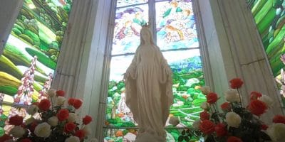 NEK OD RADOSTI KLIČE SVE NA ZEMLJI