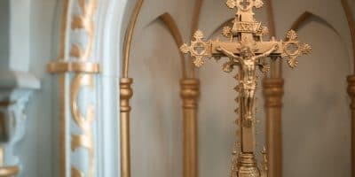 Krist svećenik naša je žrtva pomirnica