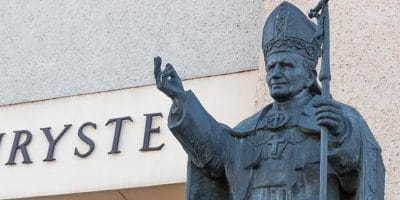 EVO ŠTO SE DOGOGAĐA KAD ZAZOVETE SVETOG IVANA PAVLA II