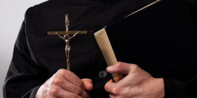 Kako se (o)braniti od napada zloduha