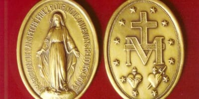 ČUDOTVORNA MEDALJICA