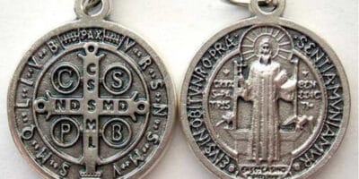Snaga medaljice svetog Benedikta