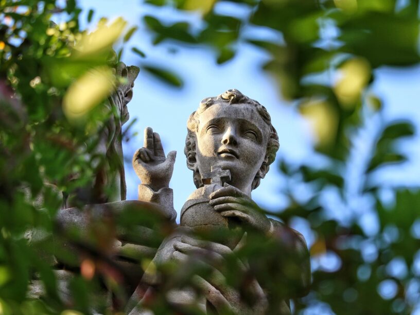 TKO GOD JU MOLI NALAZI OVU MILOST