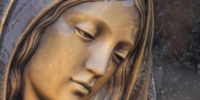 POSLUŠAJMO MARIJU ŠTO NAM IMA ZA REČI