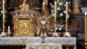 ŽIVI ISUSE U HOSTIJI