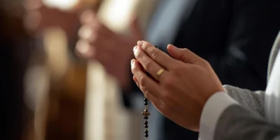 Blagoslovljene svijeće mogu otjerati demonske sile