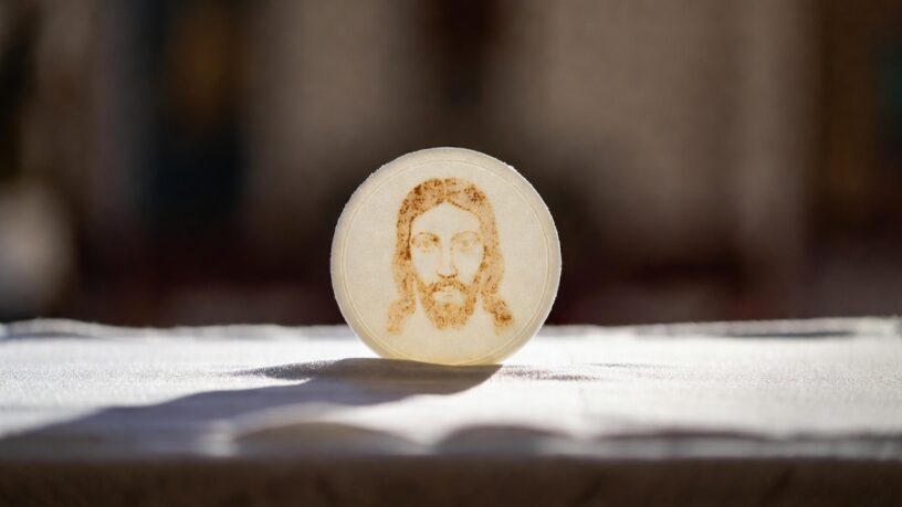 ŽIVI ISUSE U HOSTIJI